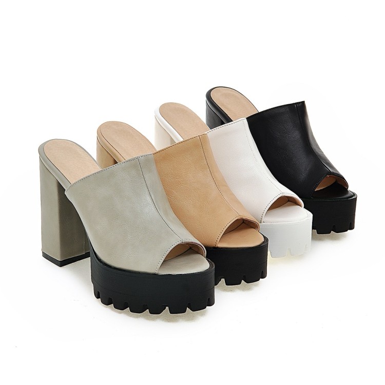 Minimalist Slippers with Mid Heel and Platform - Image 5