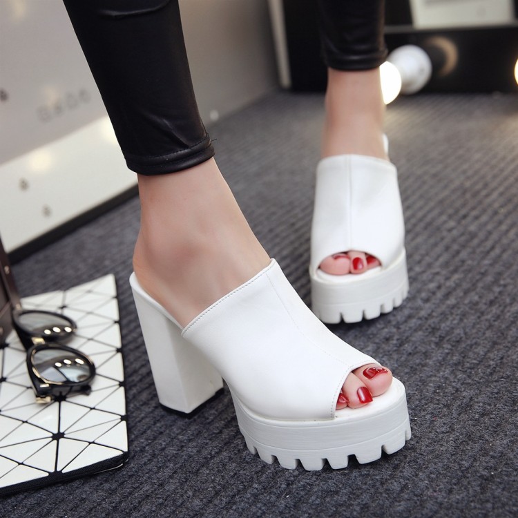 Minimalist Slippers with Mid Heel and Platform - Image 2