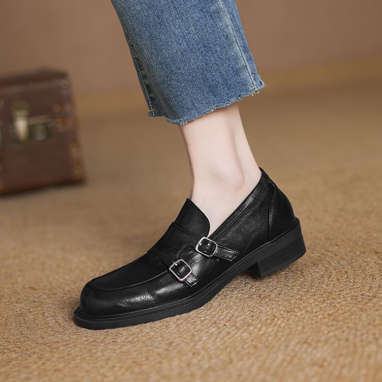 Deep Mouth Flat Shoes with Mid Chunky Heel and Round Toe - Style m.html