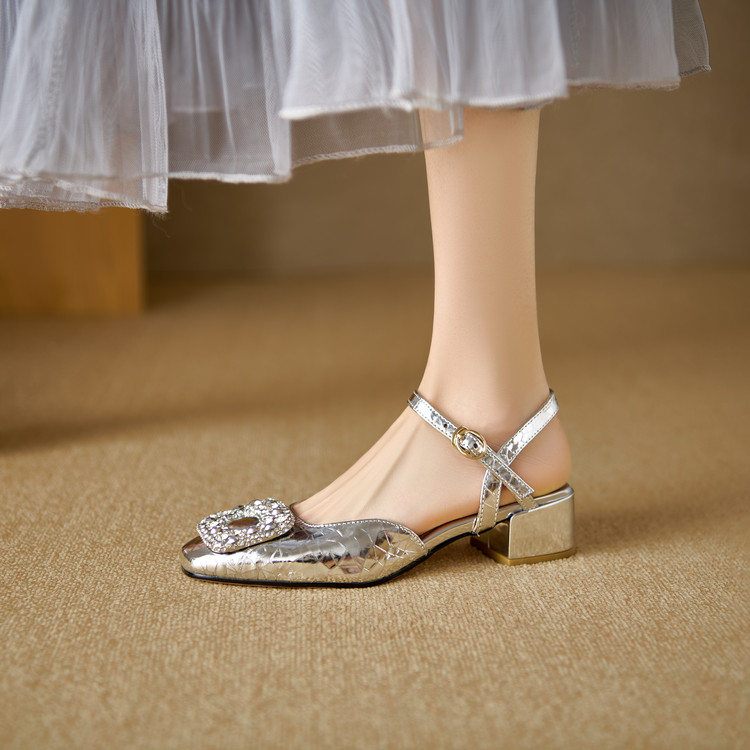 Women's Closed Toe Sandals Low Heel Chunky Metal Decor Korean Style Spring 2025